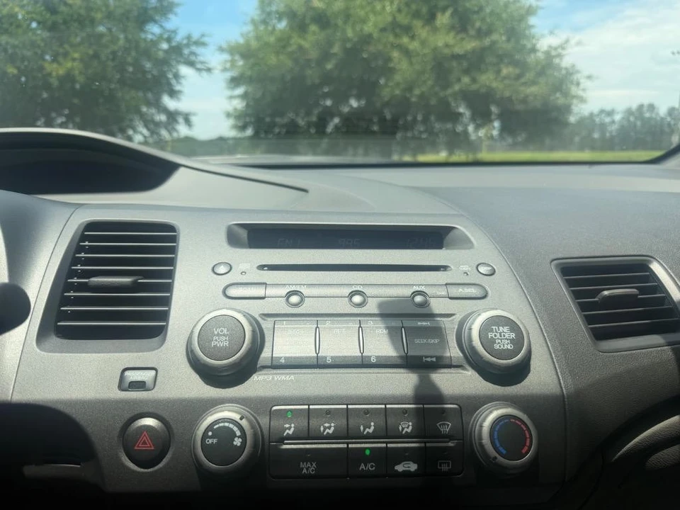 2010 Honda Civic 8th Gen - Image 12 of 20