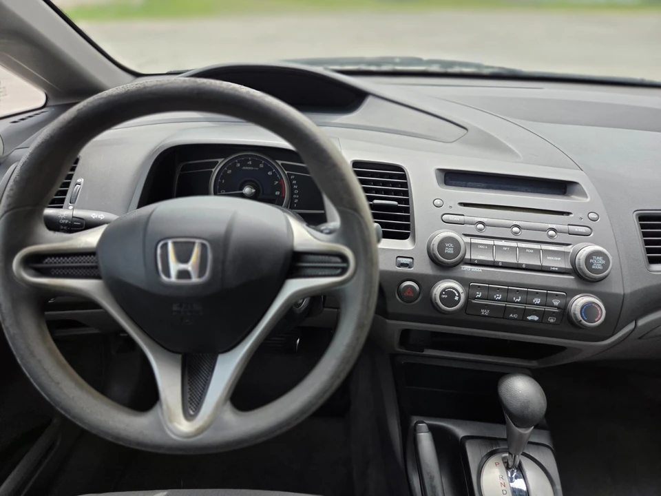 2010 Honda Civic 8th Gen - Image 14 of 21