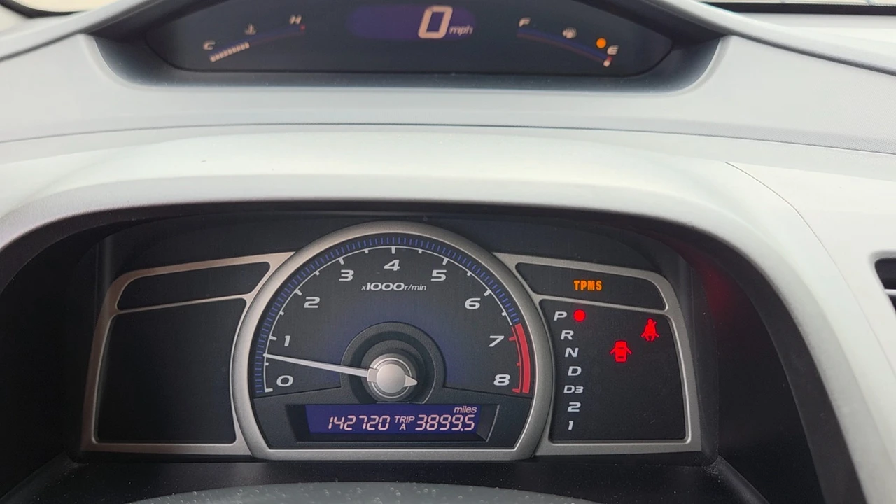 2010 Honda Civic 8th Gen - Image 13 of 21
