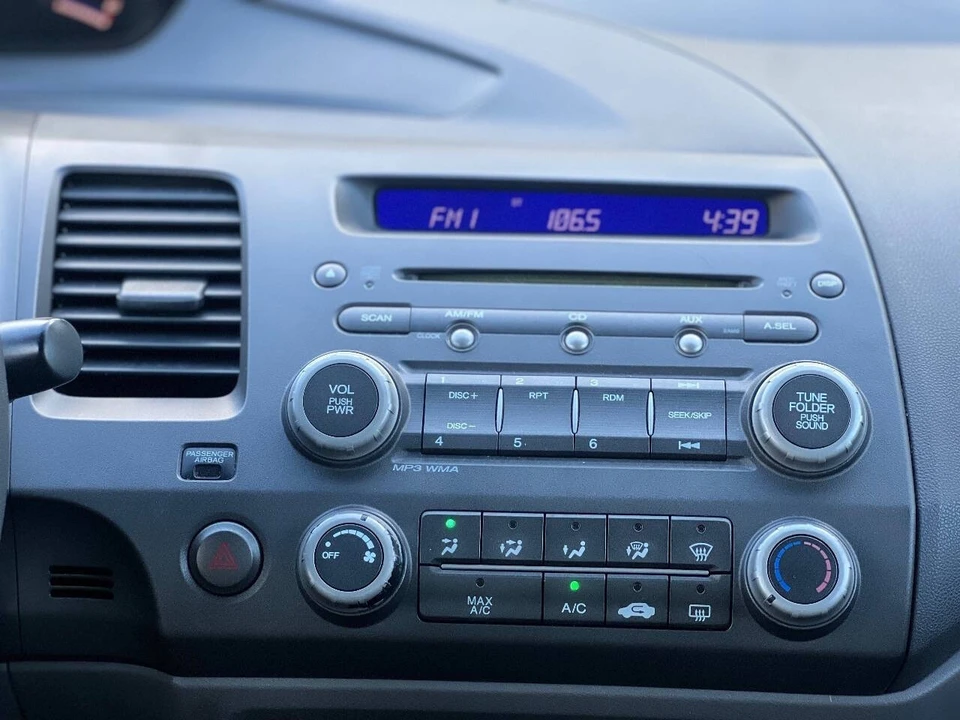 2010 Honda Civic 8th Gen - Image 19 of 21