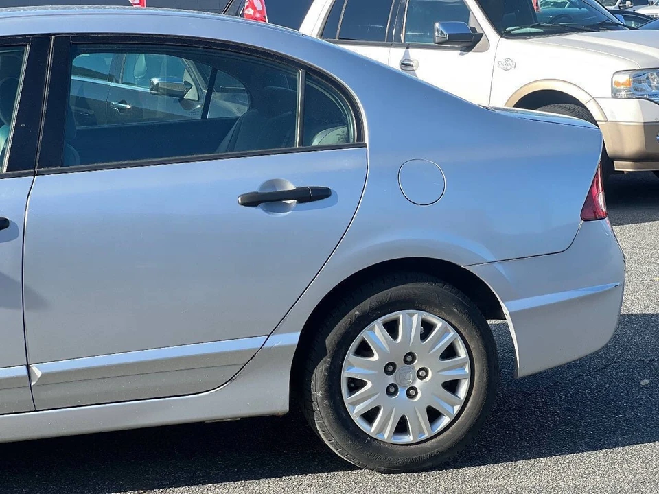 2010 Honda Civic 8th Gen - Image 3 of 21