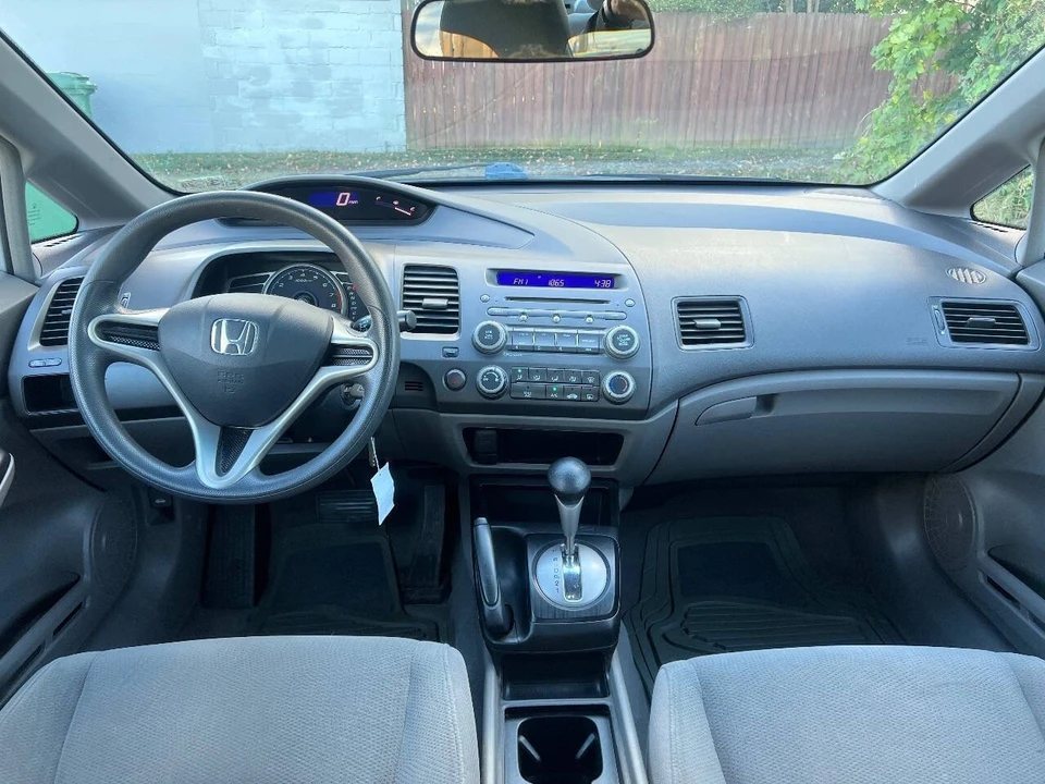 2010 Honda Civic 8th Gen - Image 12 of 21