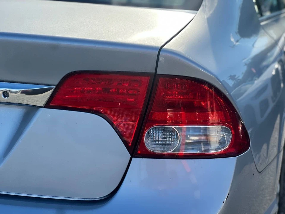 2010 Honda Civic 8th Gen - Image 7 of 21