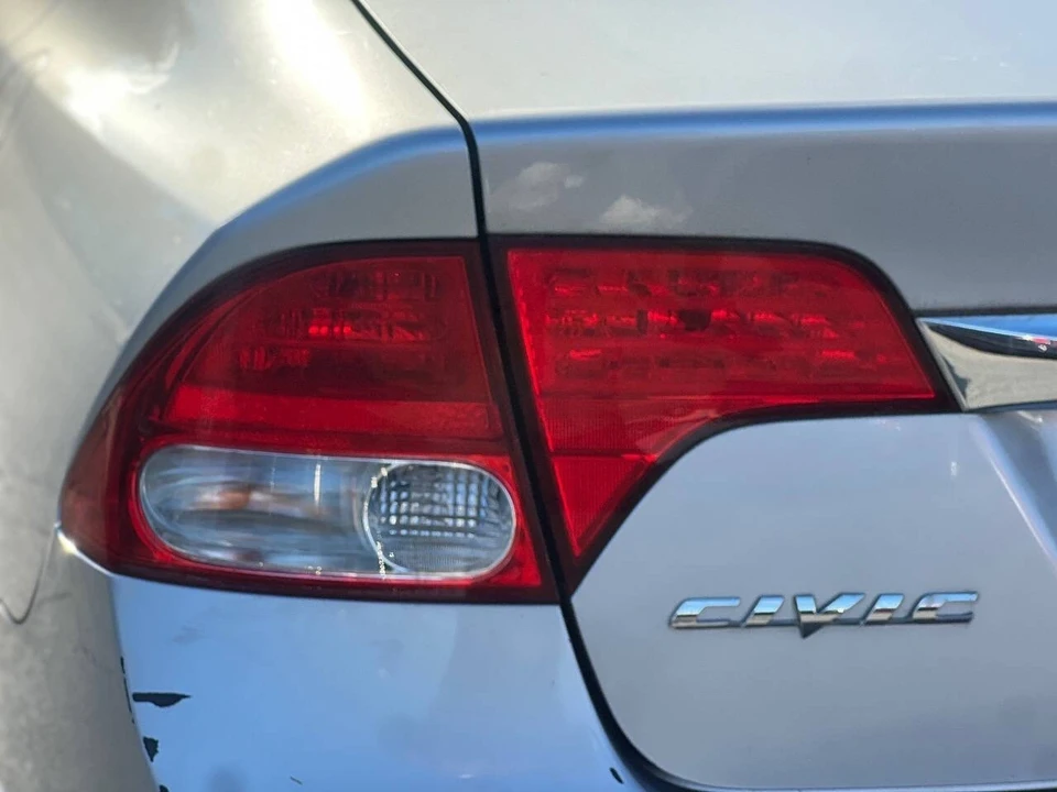 2010 Honda Civic 8th Gen - Image 6 of 21