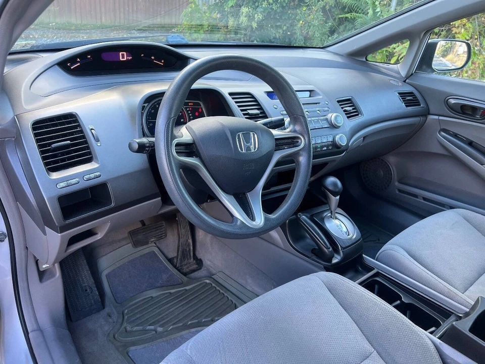 2010 Honda Civic 8th Gen - Image 13 of 21
