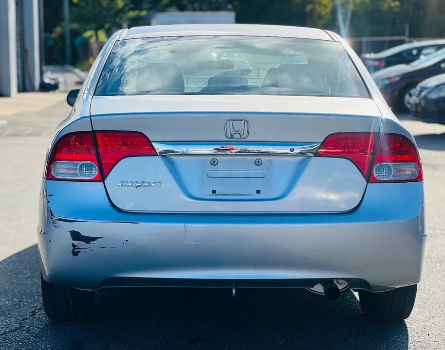 2010 Honda Civic 8th Gen - Image 8 of 21