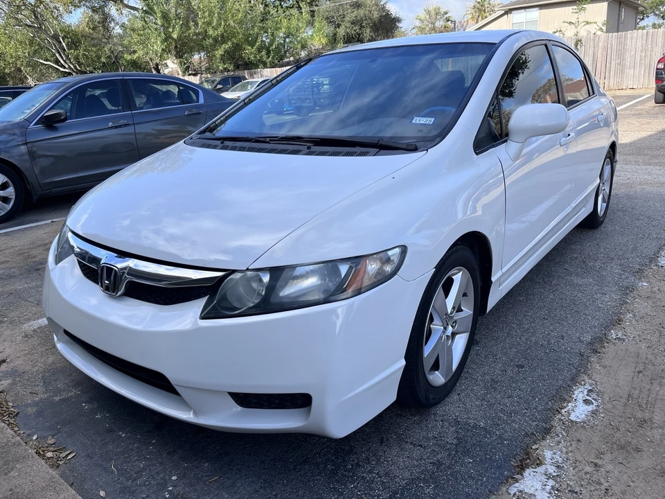 2010 Honda Civic 8th Gen - Image 4 of 11