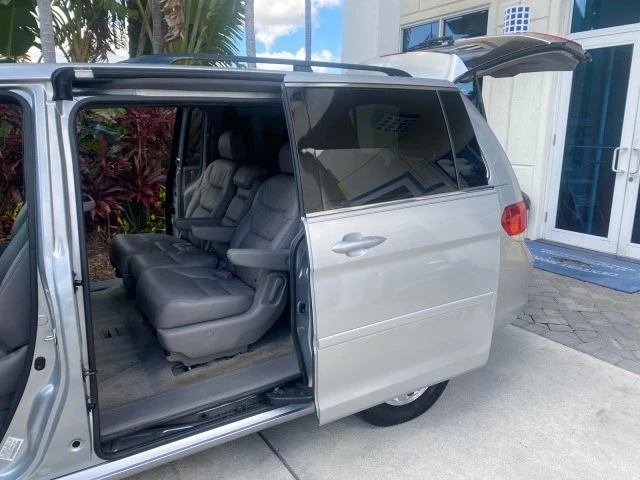 2010 Honda Odyssey - Image 13 of 21