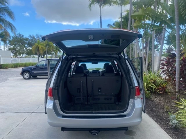 2010 Honda Odyssey - Image 15 of 21