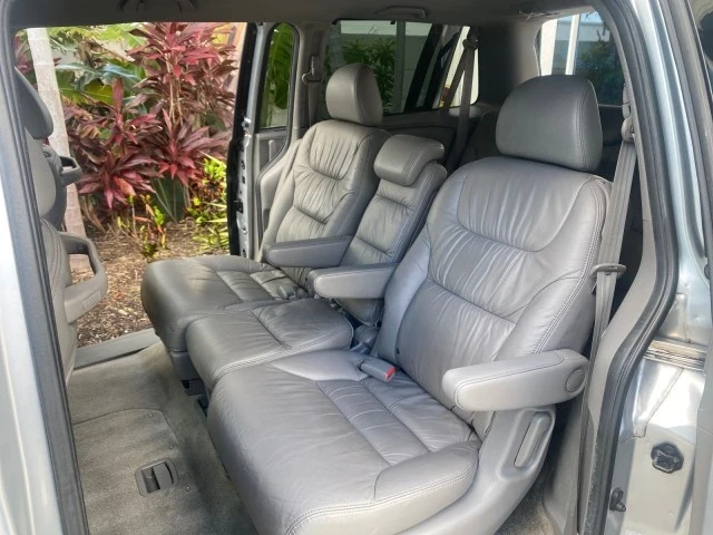 2010 Honda Odyssey - Image 15 of 21