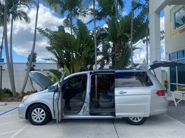 2010 Honda Odyssey - Image 9 of 21