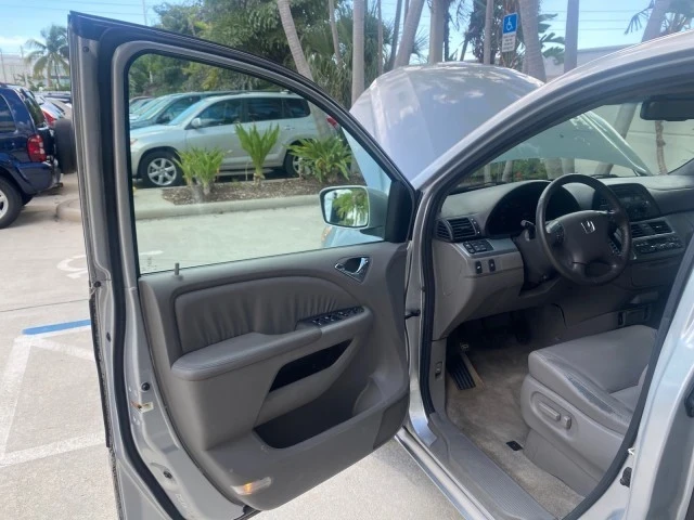 2010 Honda Odyssey - Image 10 of 21