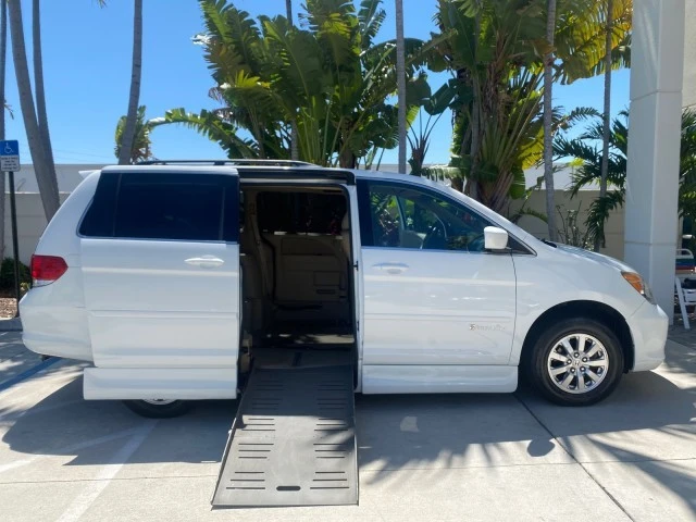 2010 Honda Odyssey - Image 14 of 21