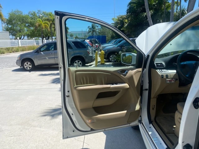 2010 Honda Odyssey - Image 10 of 21