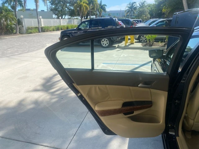 2010 Honda Accord 8th Gen - Image 14 of 21