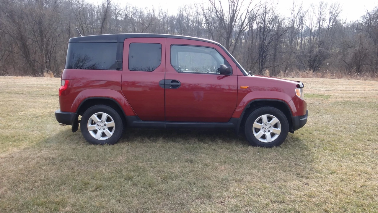 2010 Honda Element - Image 16 of 31