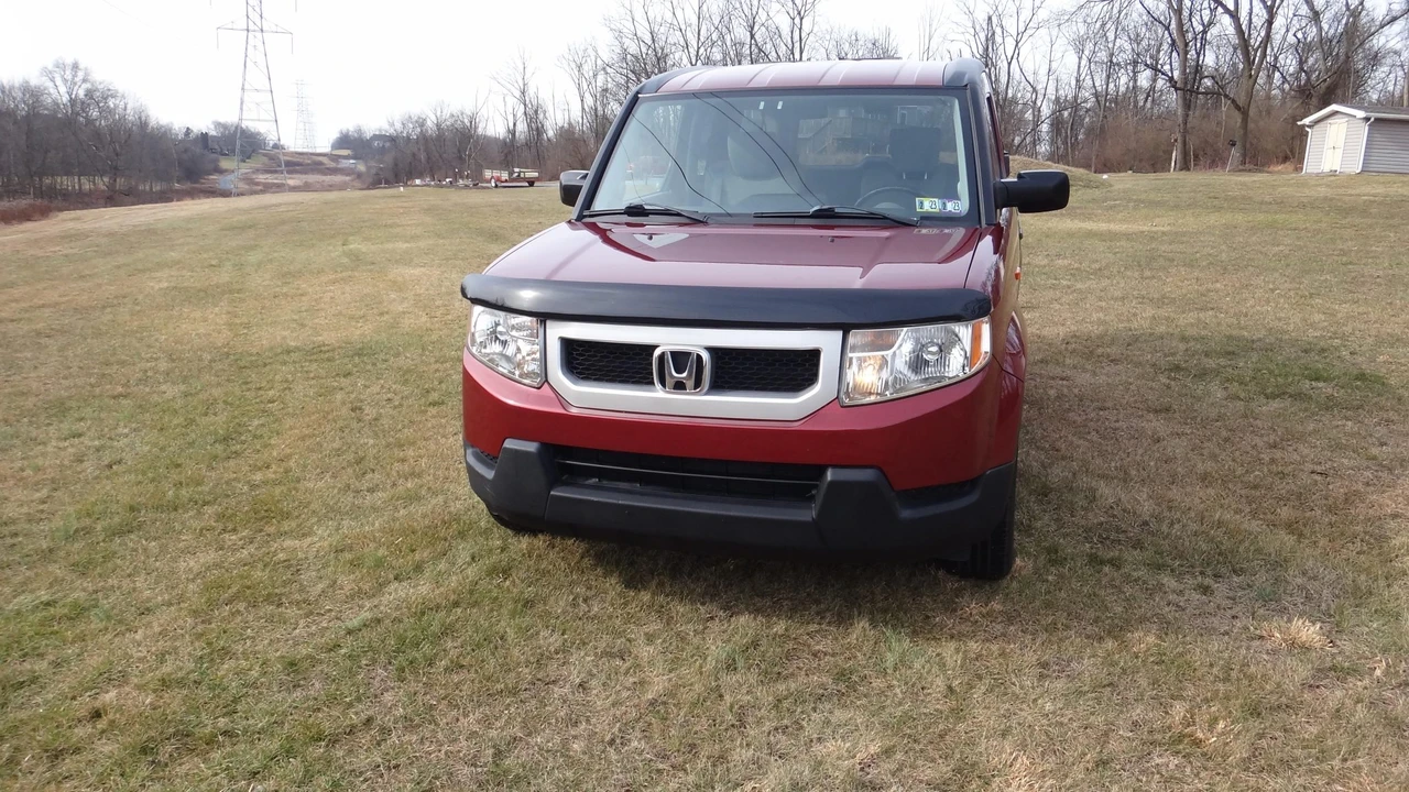 2010 Honda Element - Image 2 of 31