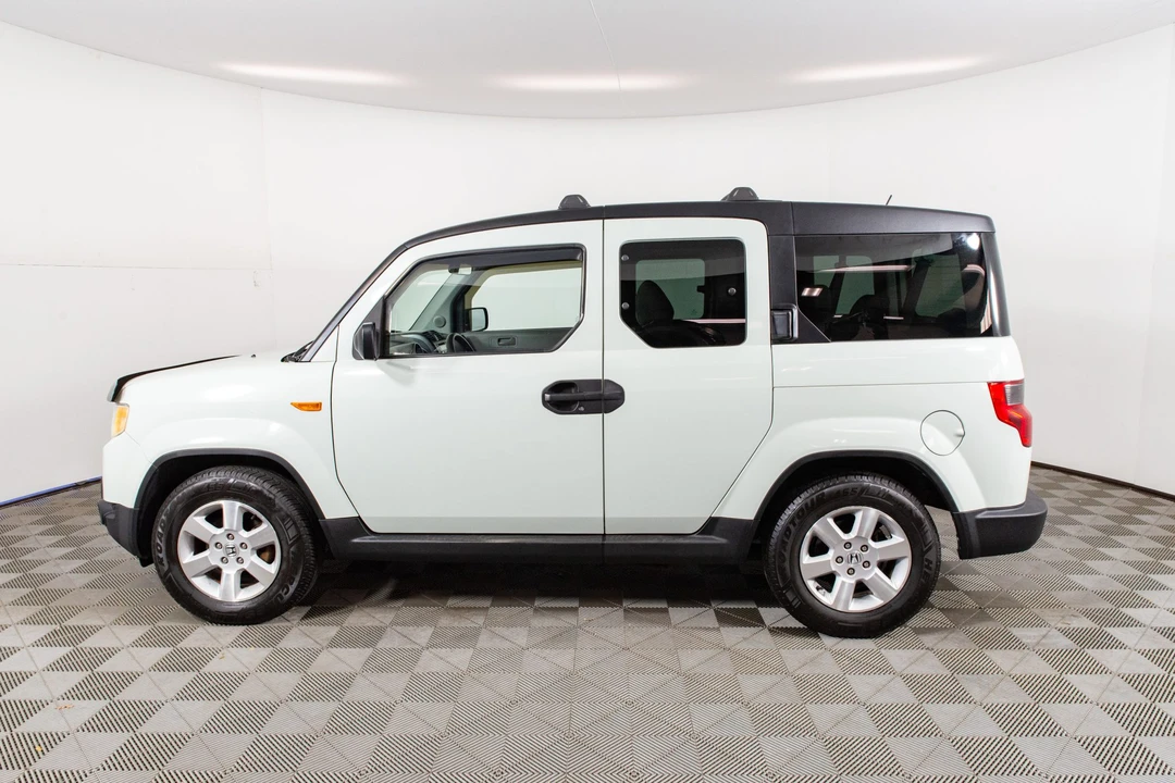 2010 Honda Element - Image 2 of 31