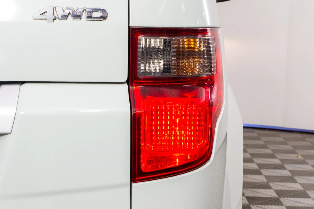 2010 Honda Element - Image 18 of 31