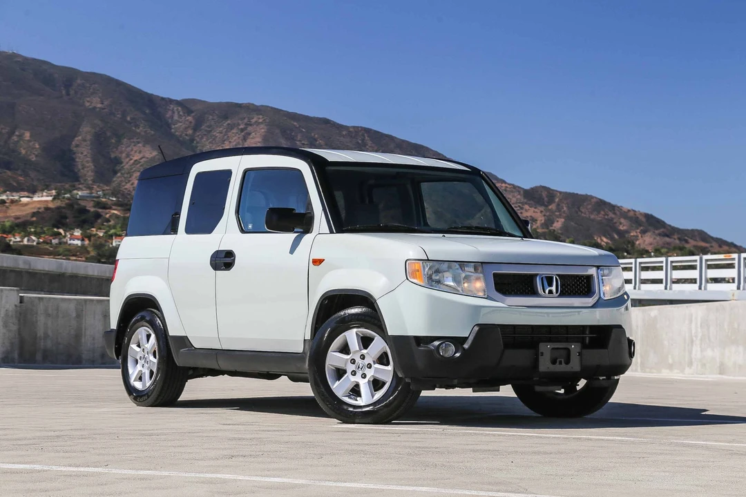 2010 Honda Element - Image 2 of 31