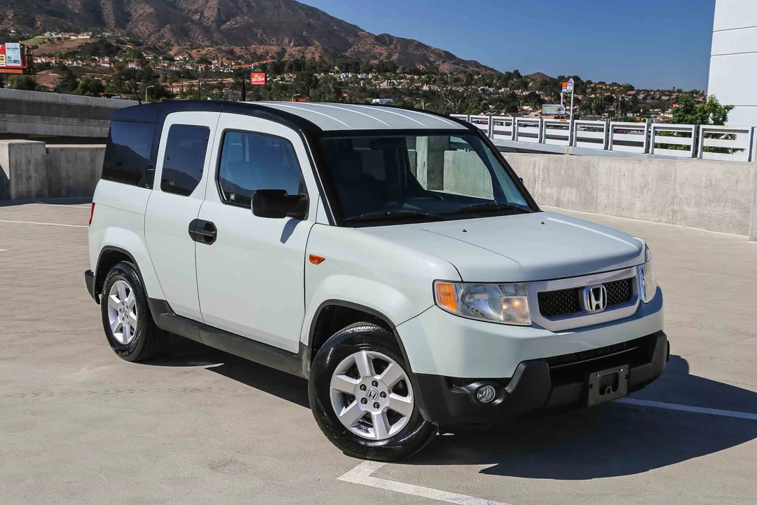 2010 Honda Element - Image 3 of 31