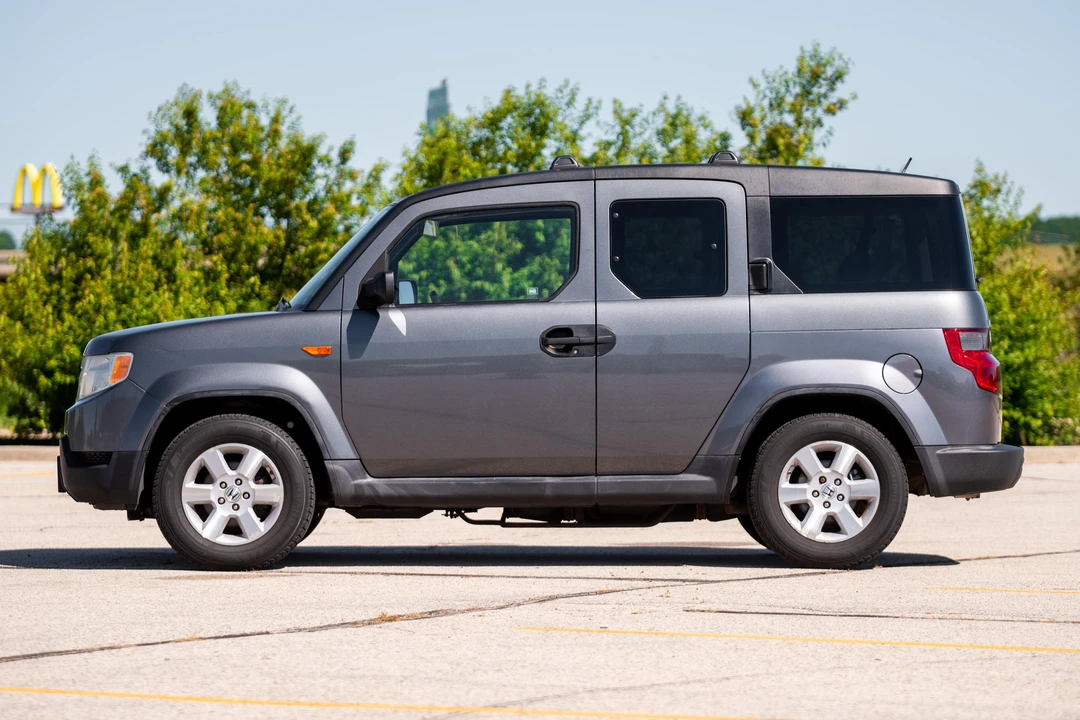 2010 Honda Element - Image 3 of 31