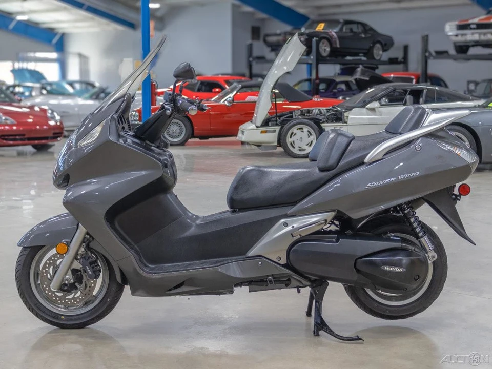 2010 Honda Mopeds - Image 4 of 24