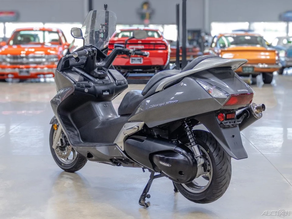 2010 Honda Mopeds - Image 5 of 24
