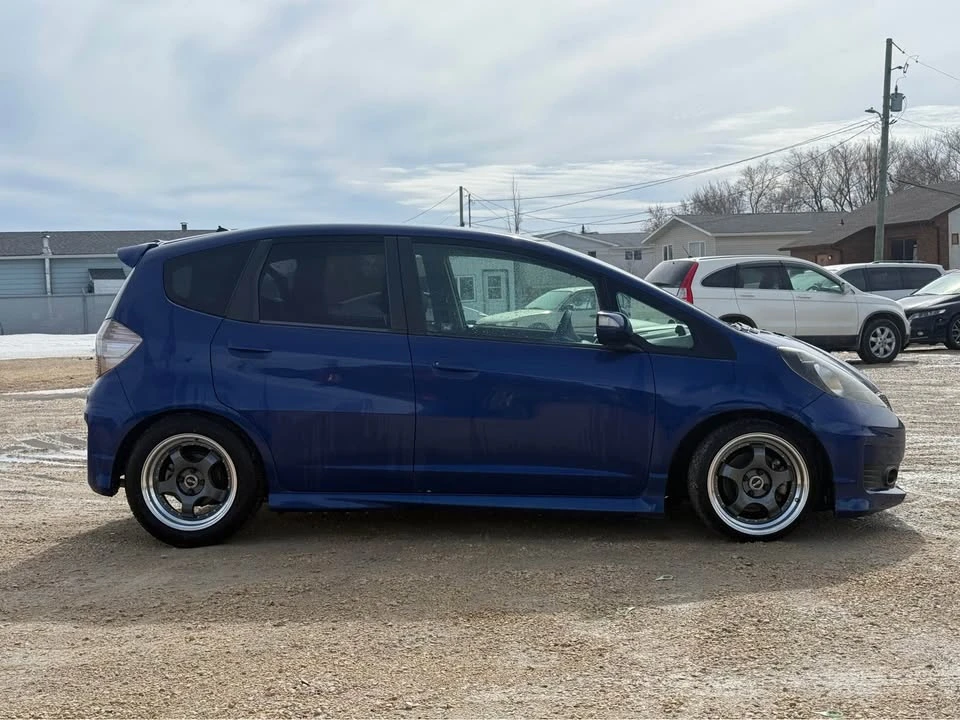 2010 Honda Fit - Image 5 of 17