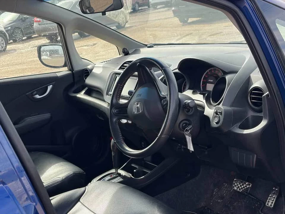 2010 Honda Fit - Image 14 of 17