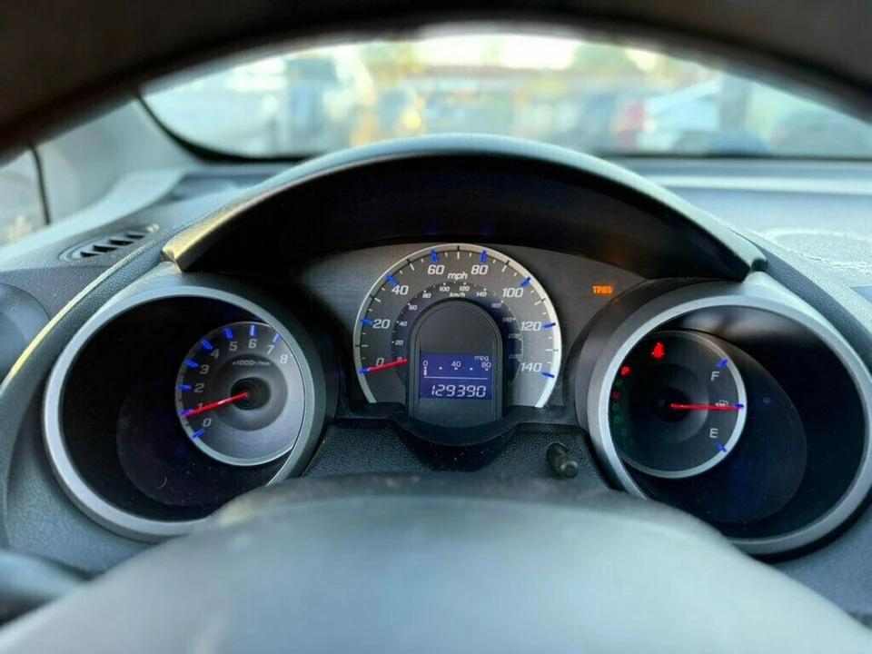 2010 Honda Fit - Image 10 of 18