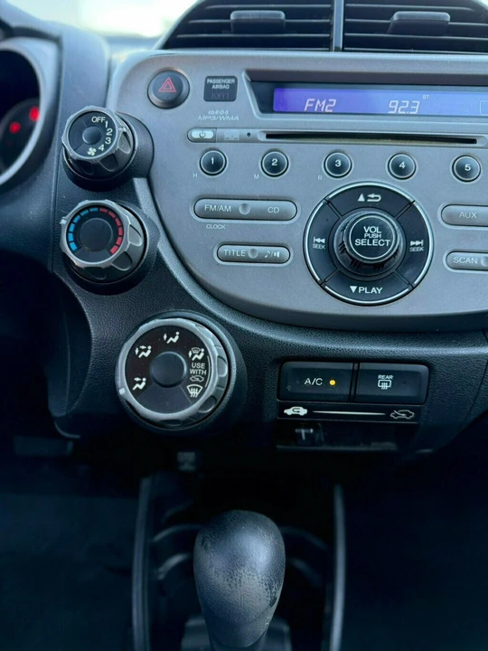 2010 Honda Fit - Image 12 of 18