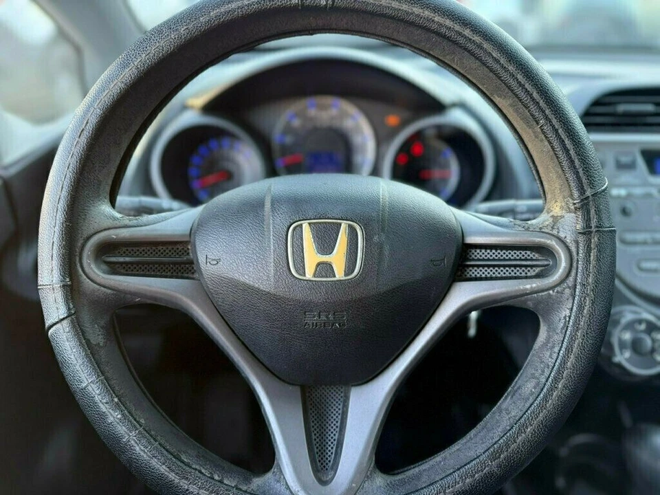 2010 Honda Fit - Image 9 of 18