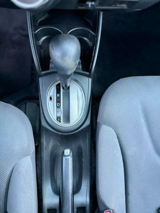 2010 Honda Fit - Image 13 of 18