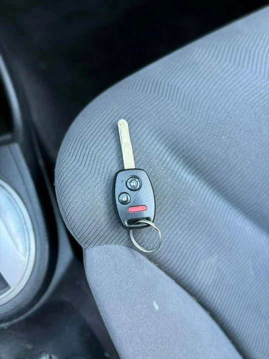 2010 Honda Fit - Image 16 of 18