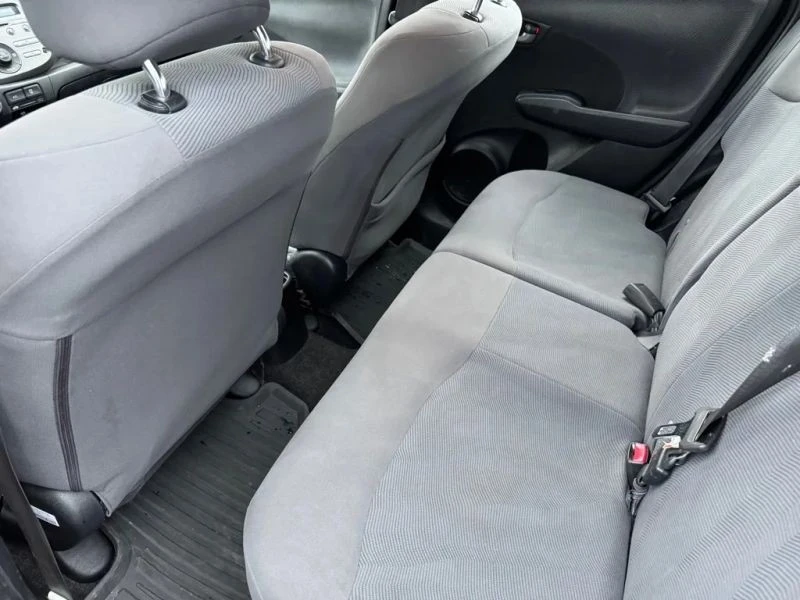 2010 Honda Fit - Image 6 of 11