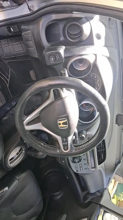 2010 Honda Fit - Image 6 of 9
