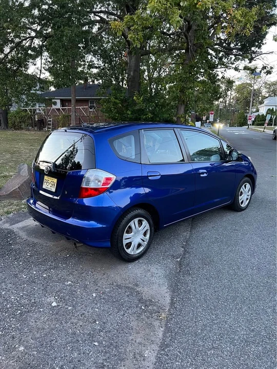 2010 Honda Fit - Image 2 of 15