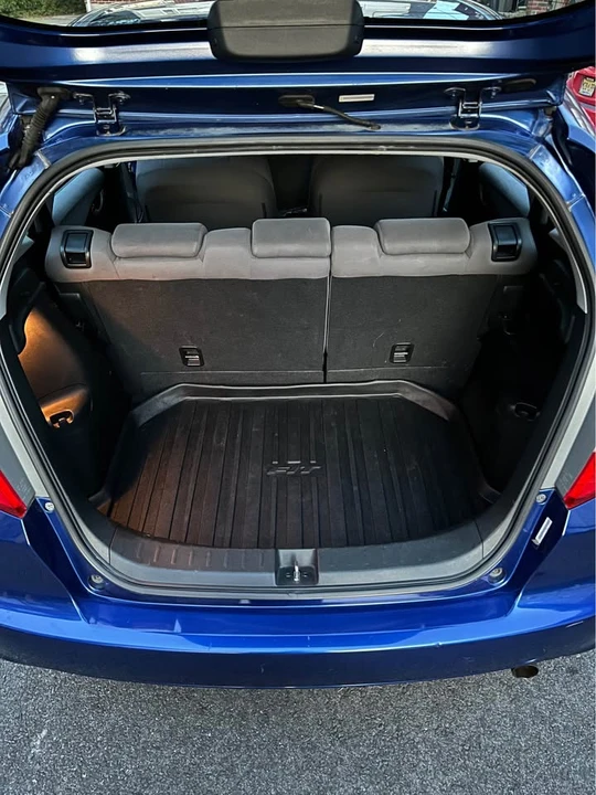 2010 Honda Fit - Image 10 of 15