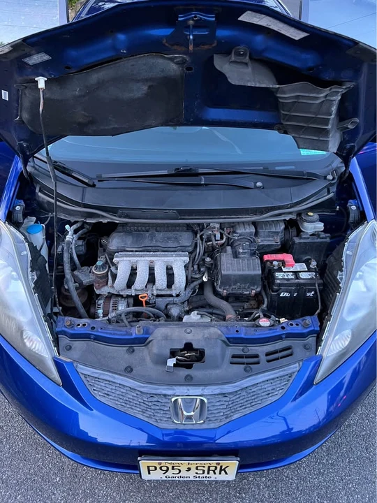 2010 Honda Fit - Image 8 of 15