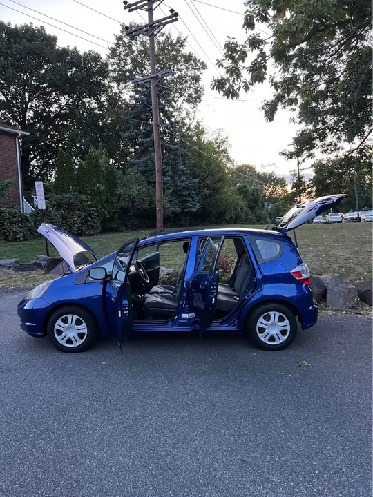 2010 Honda Fit - Image 9 of 15