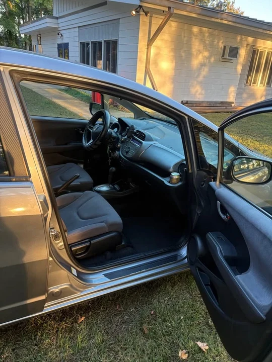 2010 Honda Fit - Image 3 of 5