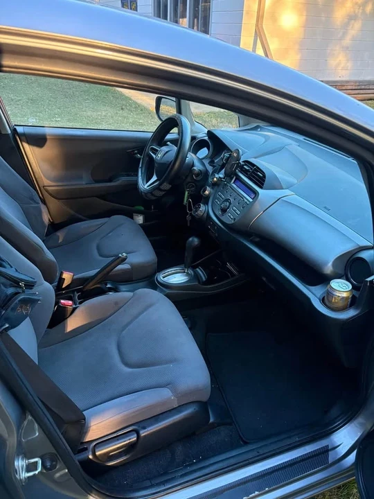 2010 Honda Fit - Image 2 of 5