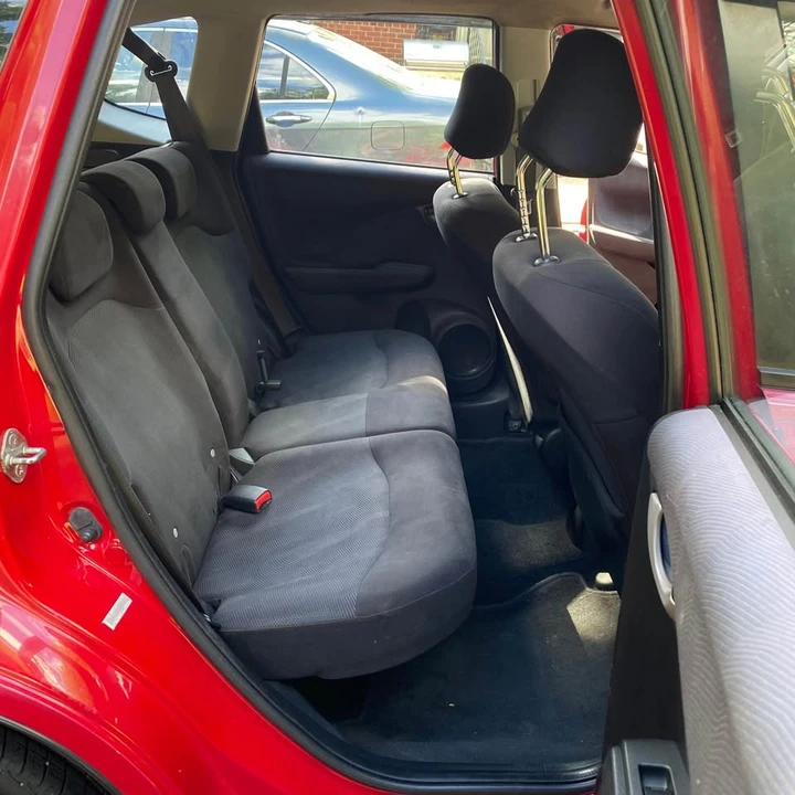 2010 Honda Fit - Image 10 of 14