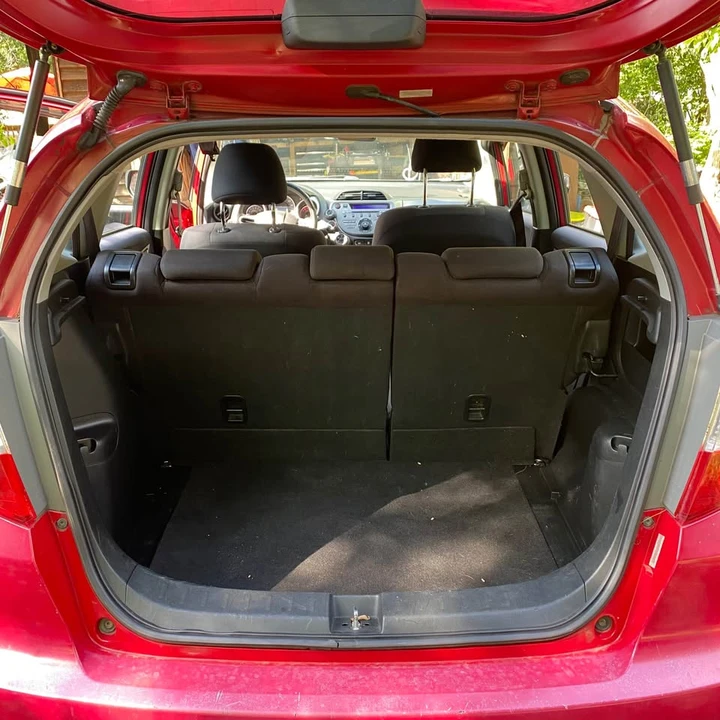 2010 Honda Fit - Image 6 of 14