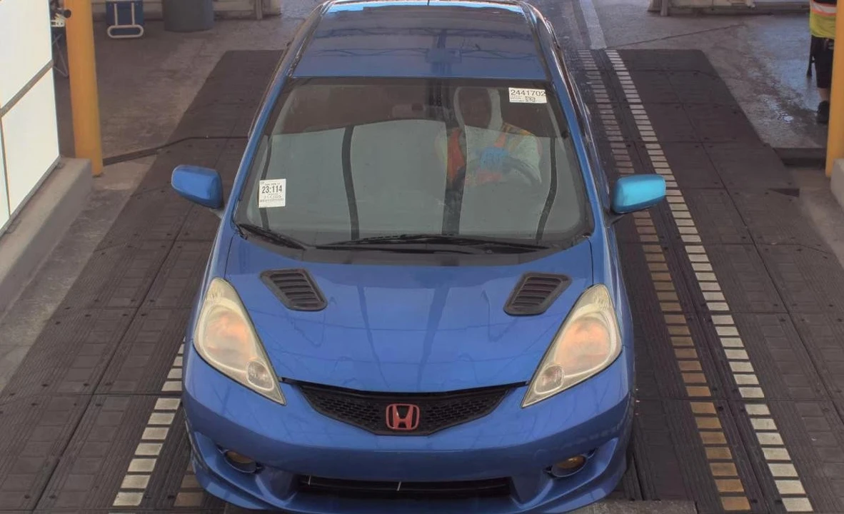 2010 Honda Fit - Image 2 of 12