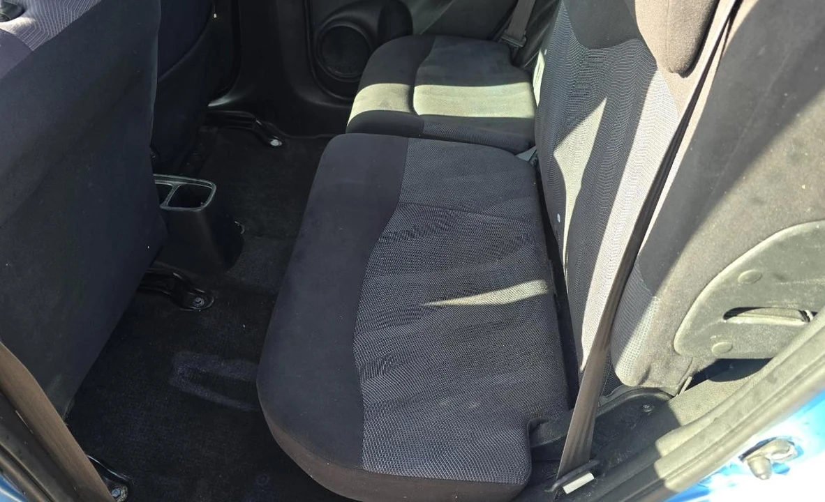 2010 Honda Fit - Image 11 of 12
