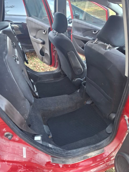 2010 Honda Fit - Image 7 of 12
