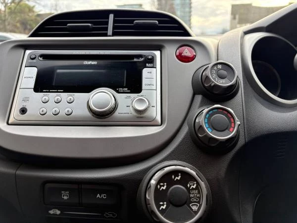 2010 Honda Fit - Image 14 of 17