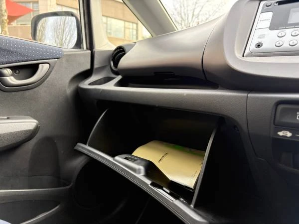2010 Honda Fit - Image 15 of 17